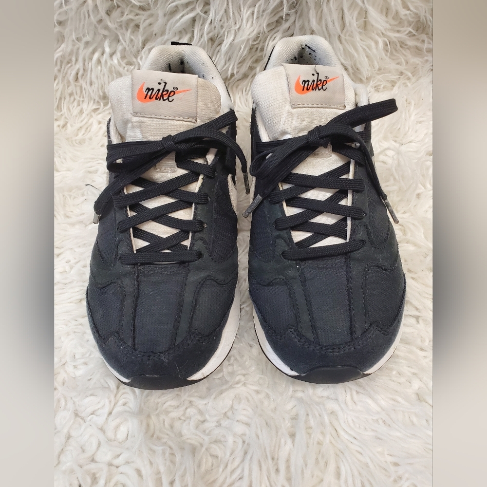 NIKE|Boys Air Max dawn black and white|siE 3.5Y